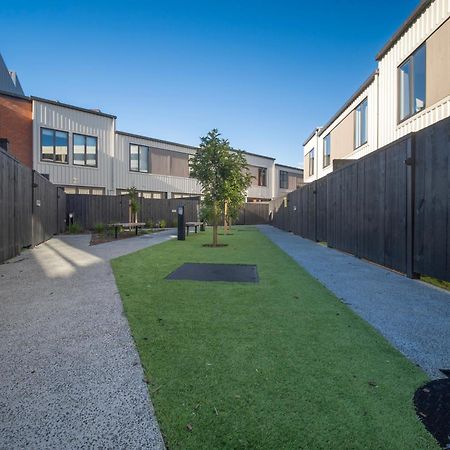 Modern Townhouse Close To City With Full Kitchen - Ellerslie 오클랜드 외부 사진