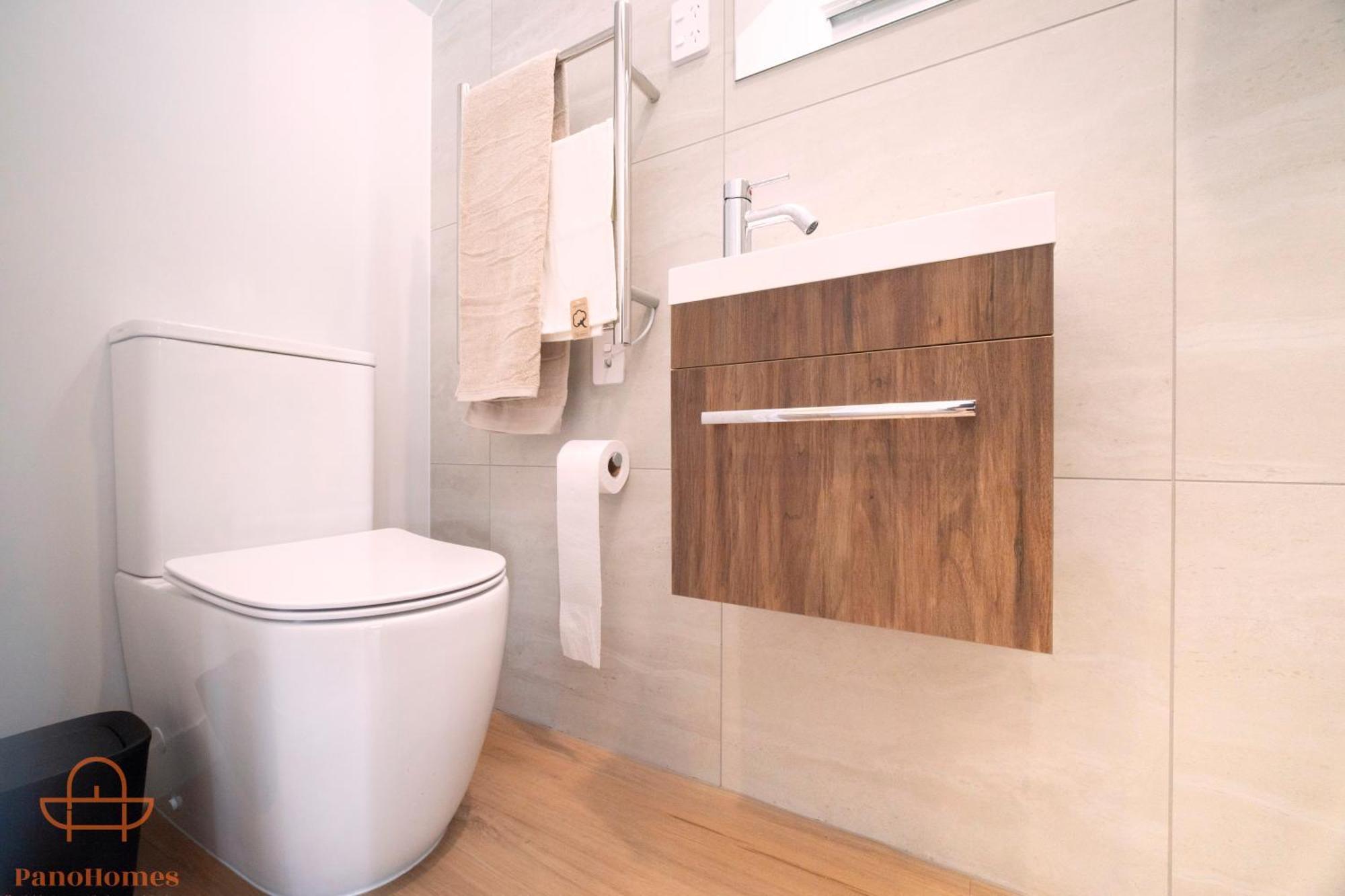 Modern Townhouse Close To City With Full Kitchen - Ellerslie 오클랜드 외부 사진