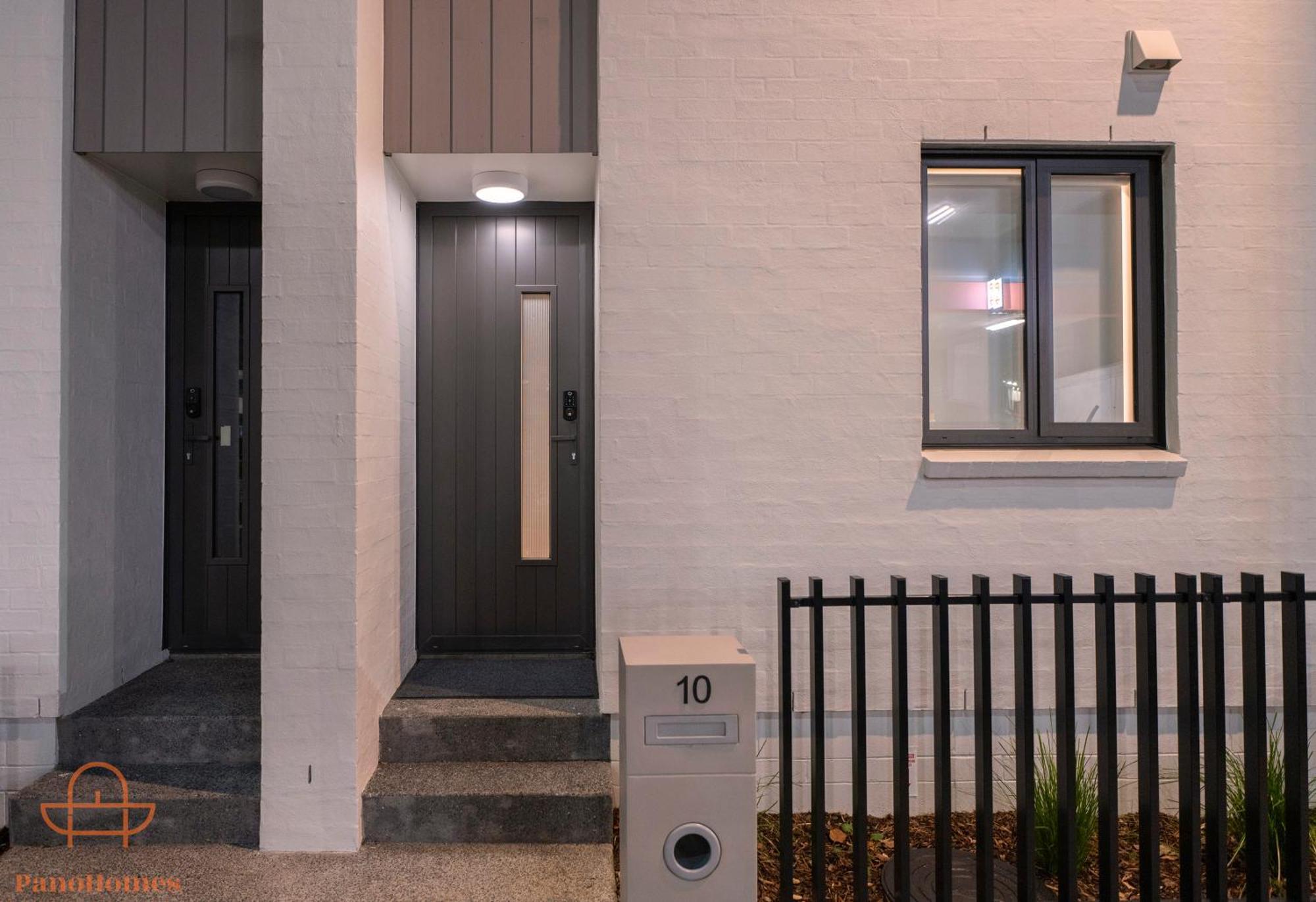 Modern Townhouse Close To City With Full Kitchen - Ellerslie 오클랜드 외부 사진