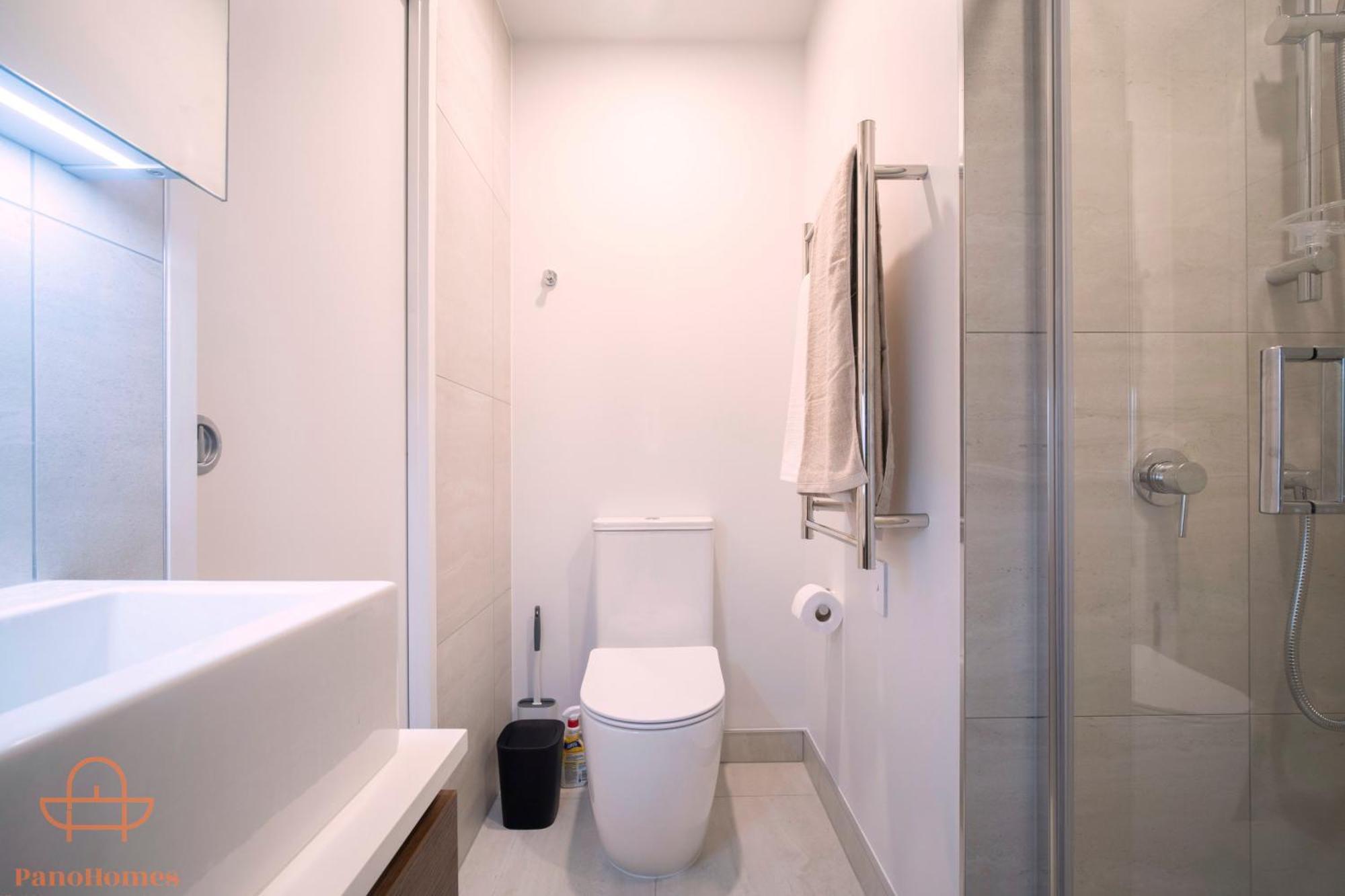 Modern Townhouse Close To City With Full Kitchen - Ellerslie 오클랜드 외부 사진