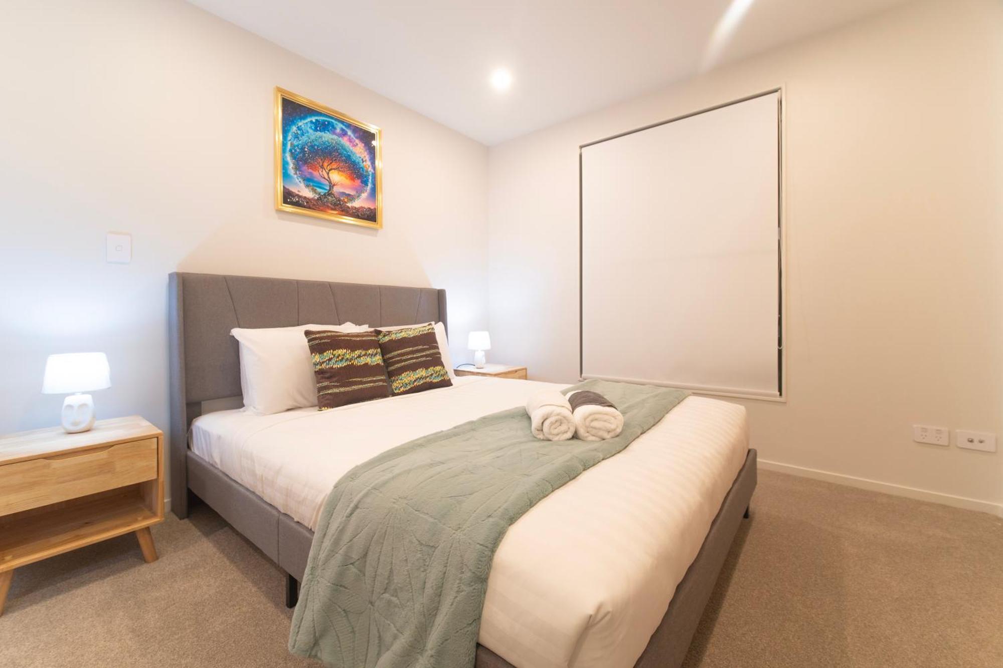 Modern Townhouse Close To City With Full Kitchen - Ellerslie 오클랜드 외부 사진